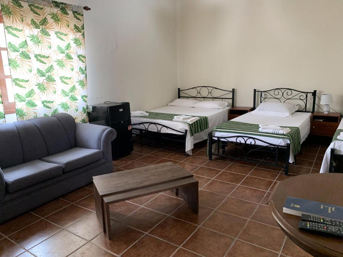 Lili'S Hostel Santa Cruz de La Sierra Εξωτερικό φωτογραφία