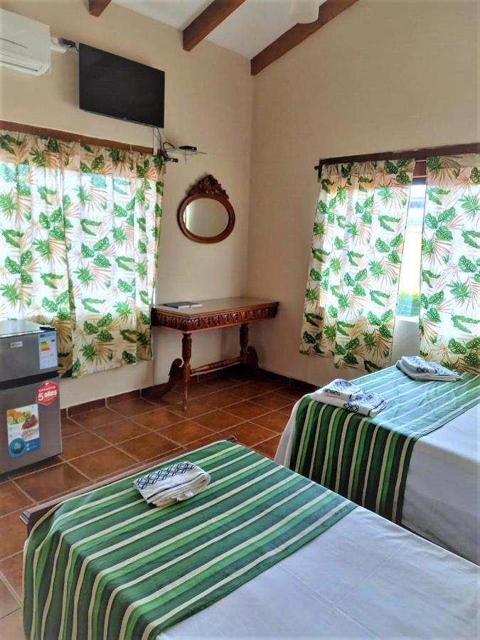 Lili'S Hostel Santa Cruz de La Sierra Εξωτερικό φωτογραφία