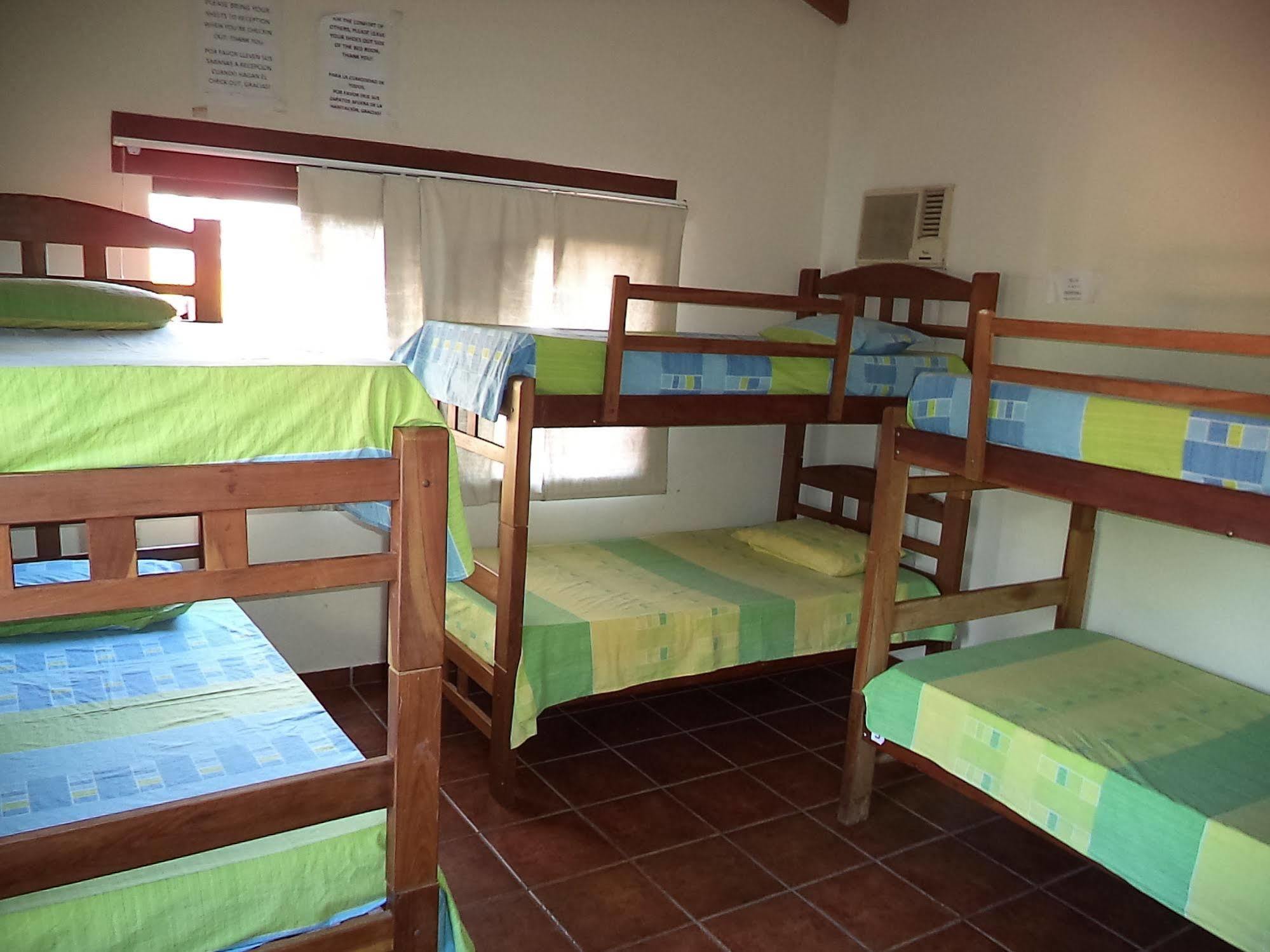 Lili'S Hostel Santa Cruz de La Sierra Εξωτερικό φωτογραφία